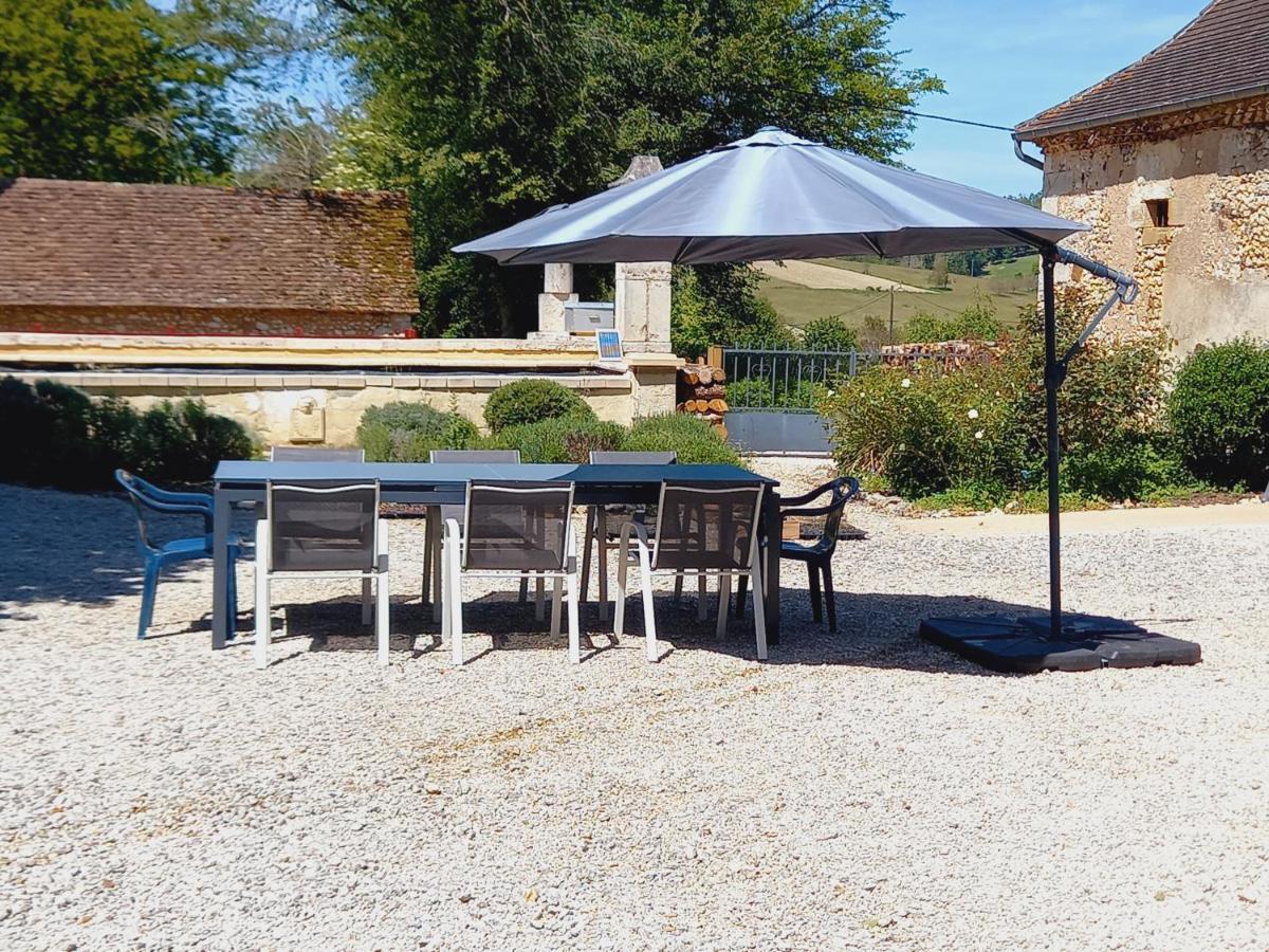 Au Pays De Jacquou : Chambre D'Hotes Et Table D'Hotes Fossemagne Eksteriør bilde