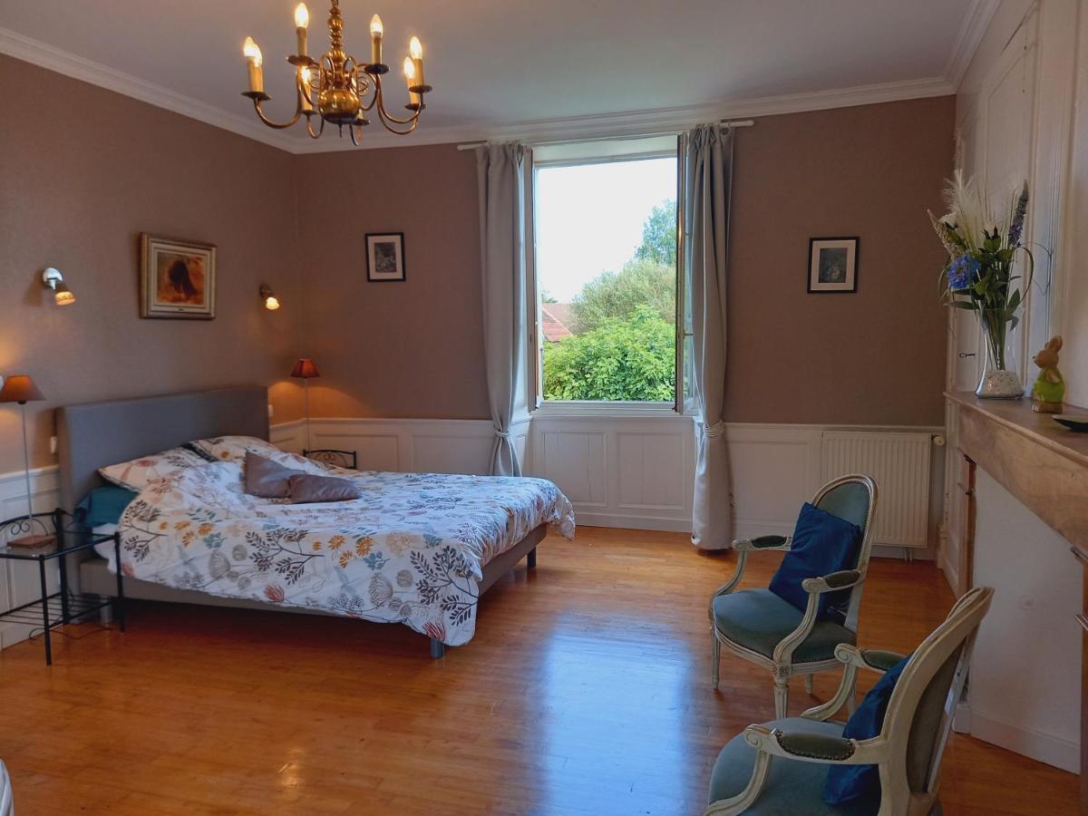 Au Pays De Jacquou : Chambre D'Hotes Et Table D'Hotes Fossemagne Eksteriør bilde